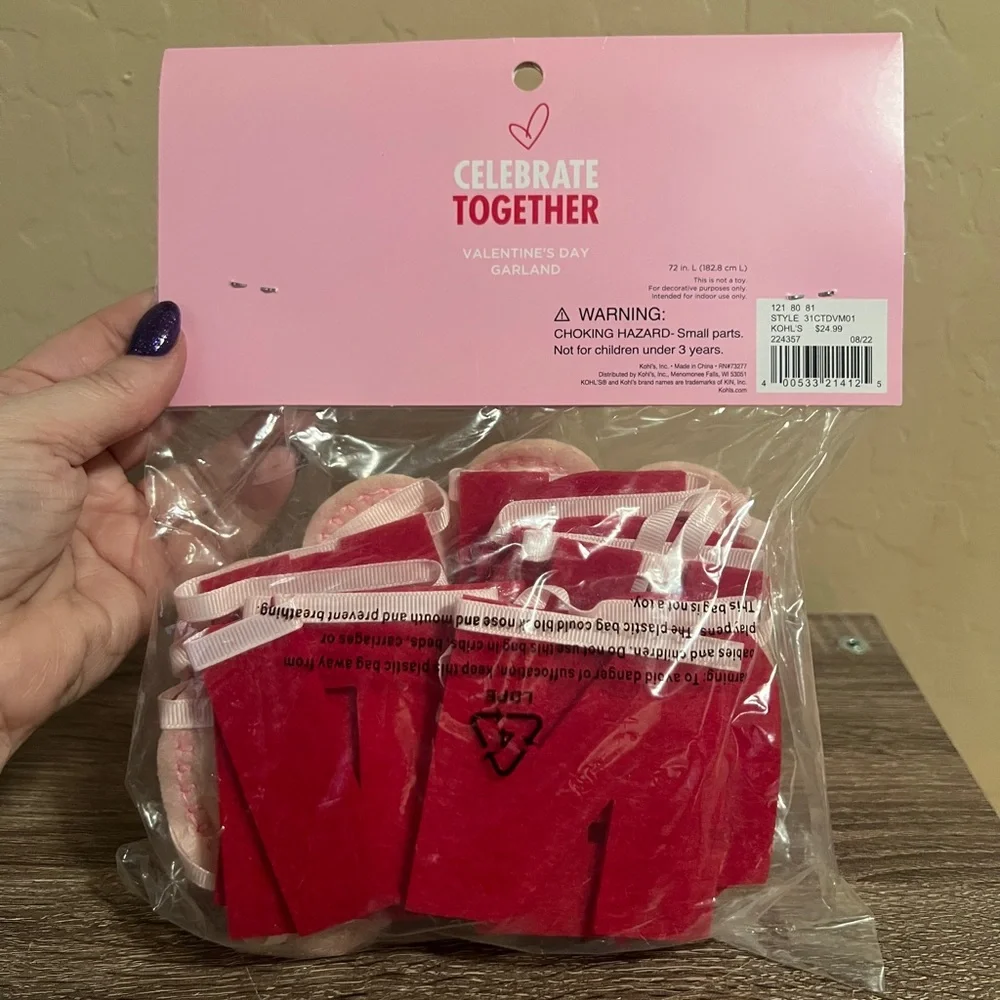 Happy Galentine’s Day Valentine Felt Heart Decoration Garland NWT
